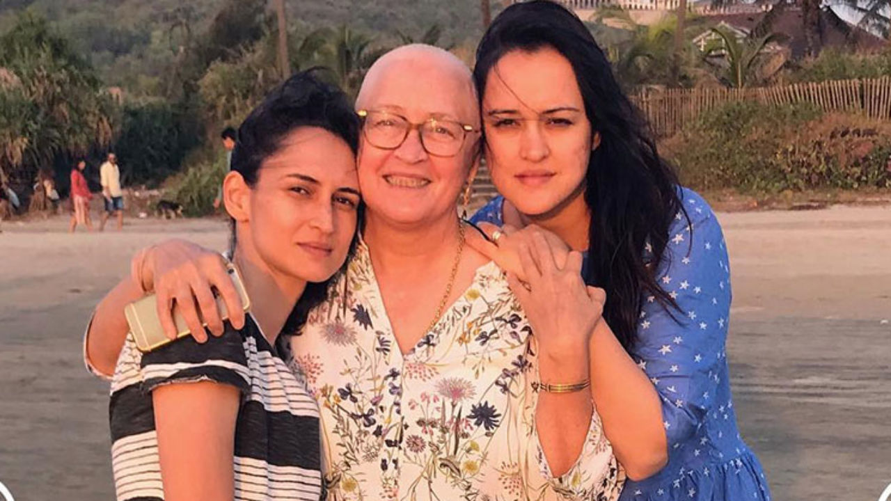 Amidst Cancer Treatment Nafisa Ali Welcomes New Year In Goa With Family Bollywood Bubble amidst cancer treatment nafisa ali