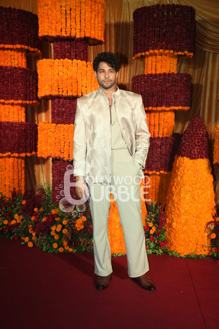 ramesh taurani diwali party, ramesh taurani, siddhant chaturvedi