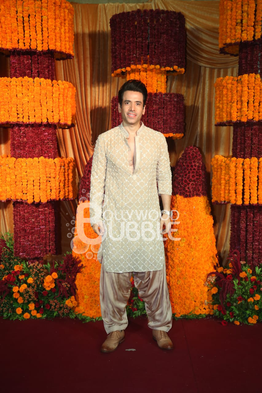 ramesh taurani diwali party, ramesh taurani, tusshar kapoor,