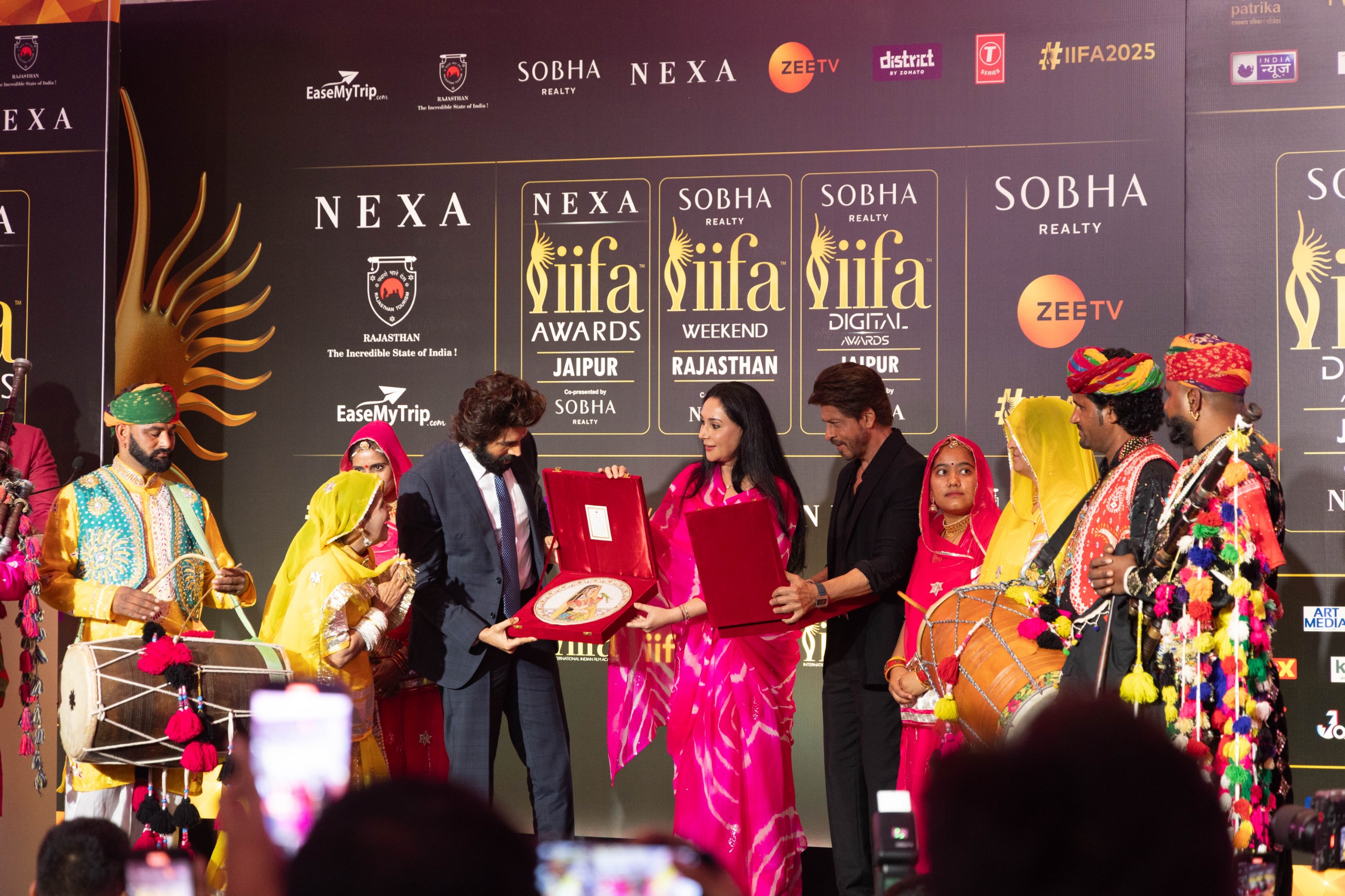 iifa, iifa 2025, kartik aaryan, shah rukh khan,